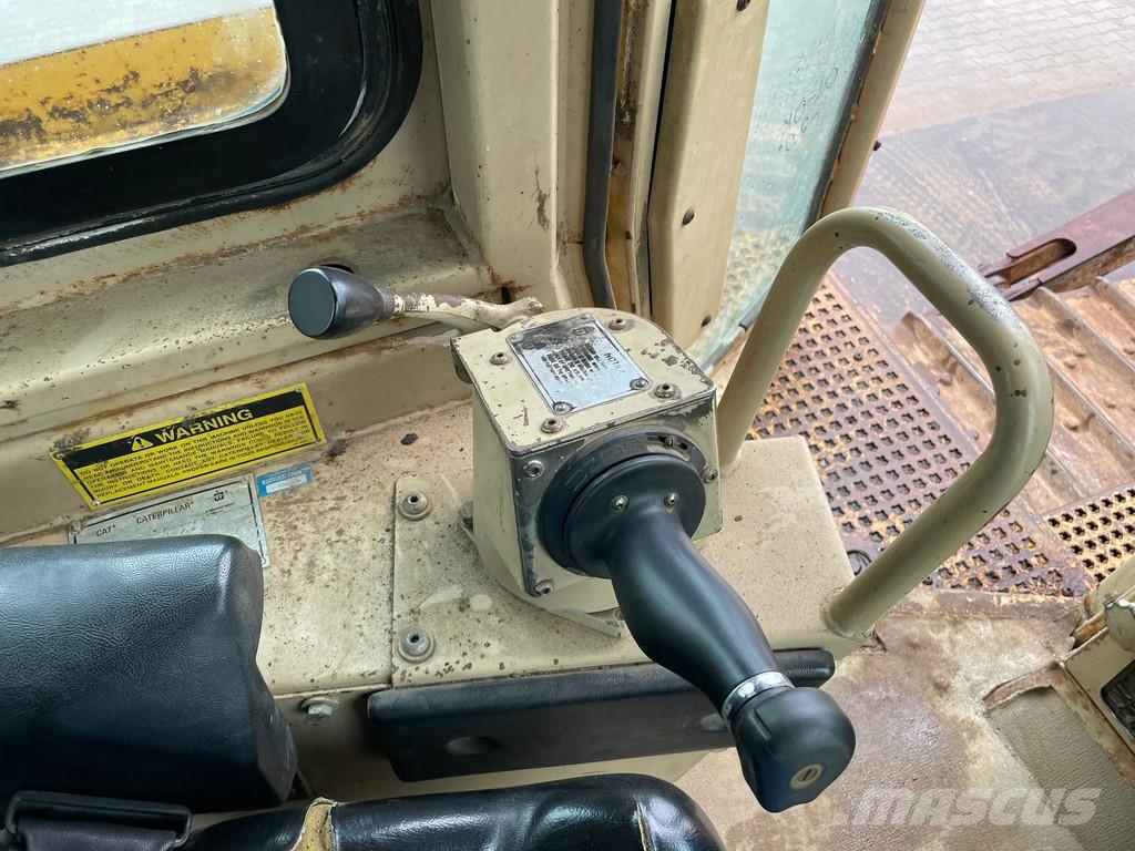 CAT D8N (D8R) Pásové dozéry