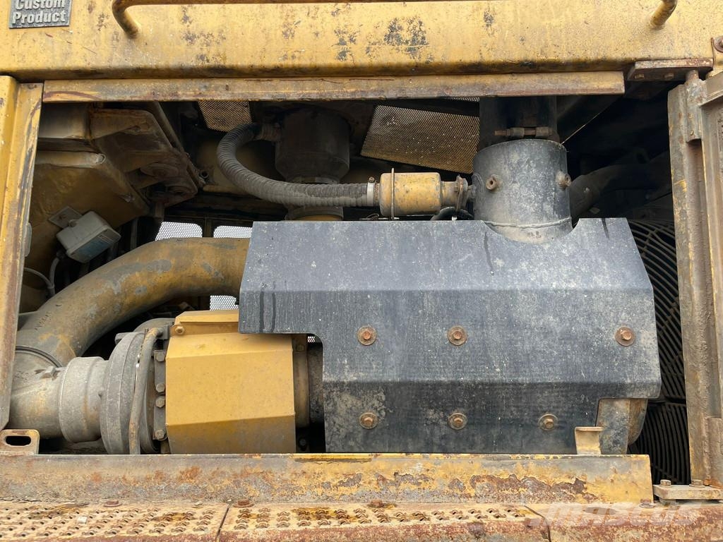 CAT D8N (D8R) Pásové dozéry