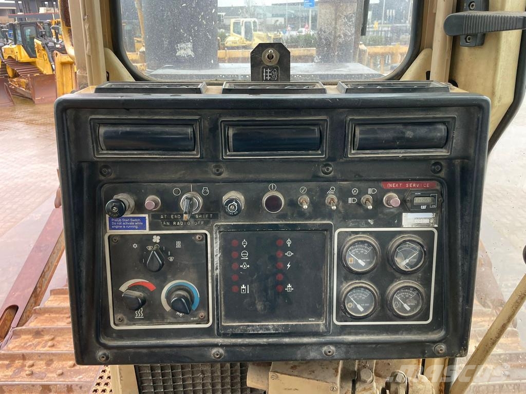 CAT D8N (D8R) Pásové dozéry