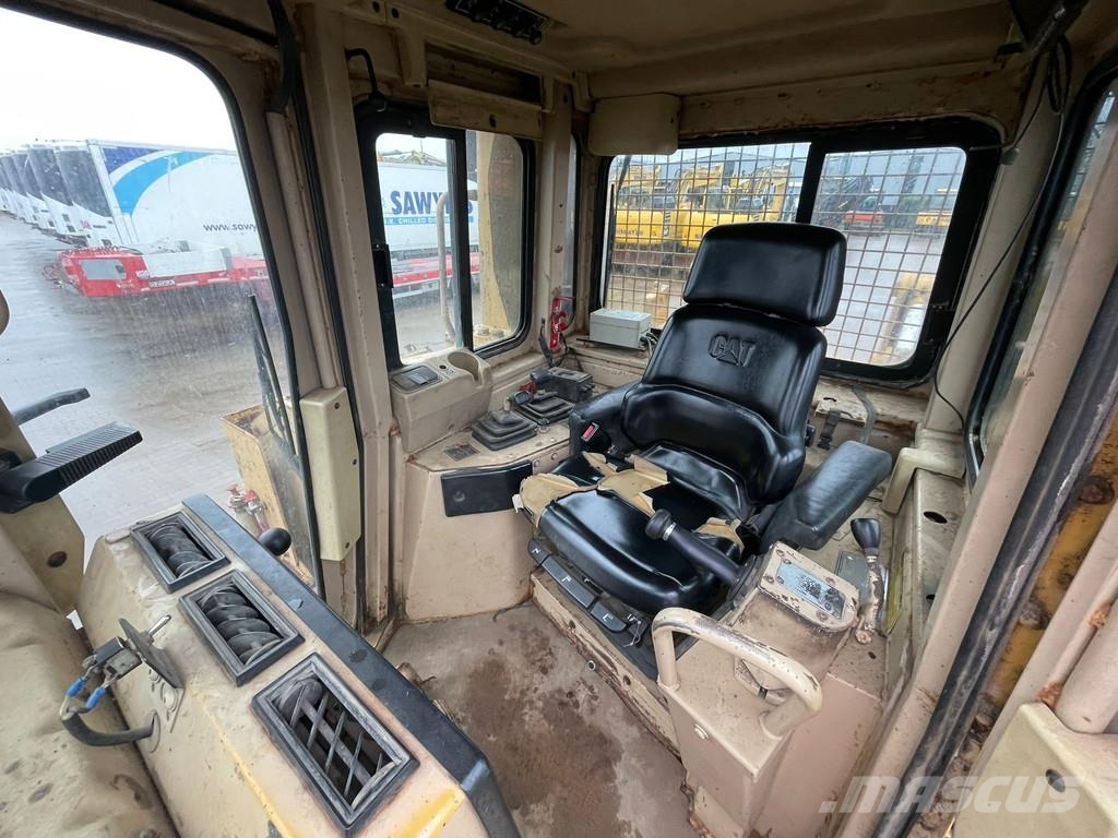 CAT D8N (D8R) Pásové dozéry