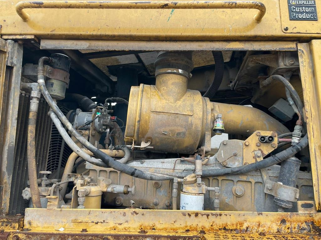 CAT D8N (D8R) Pásové dozéry