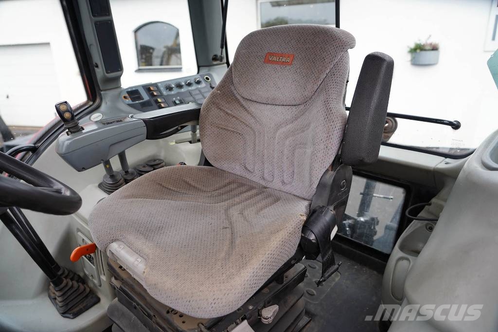 VALTRA N82 / WLY080 Traktorid