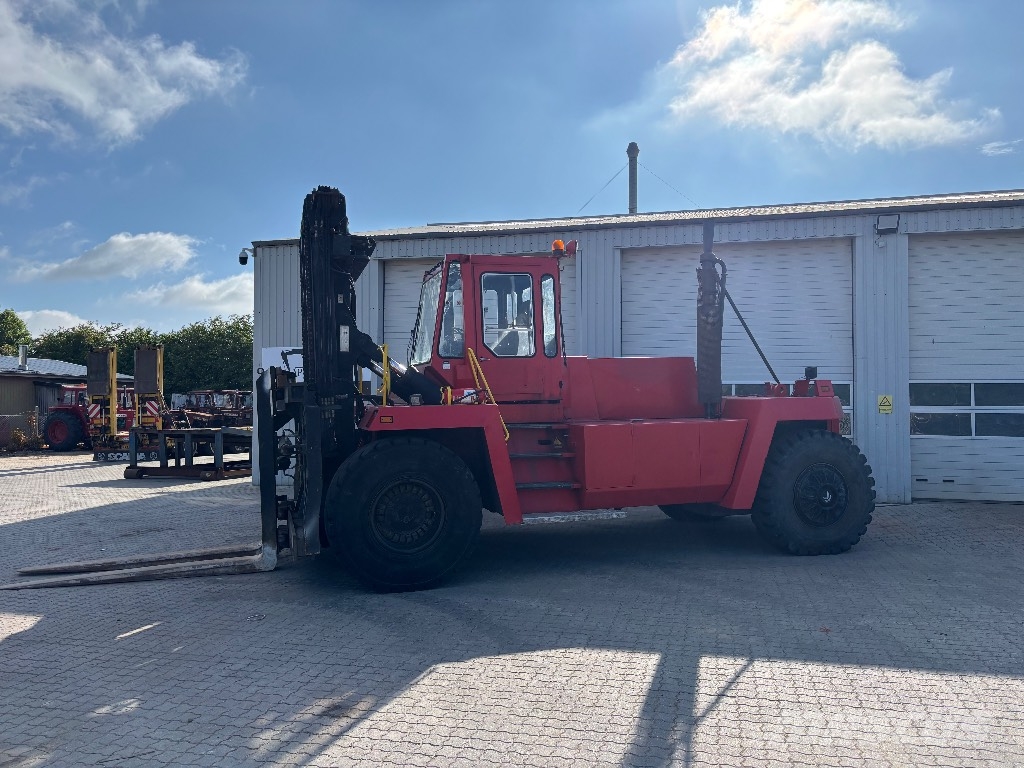 Kalmar DC 32-1200 Дизелови камиони