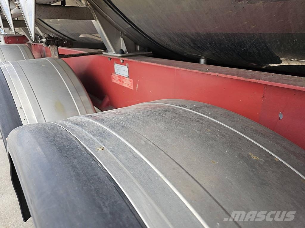 Magyar SR 34 SDC CHEMICAL 3 COMP 38M3 Poluprikolice cisterne