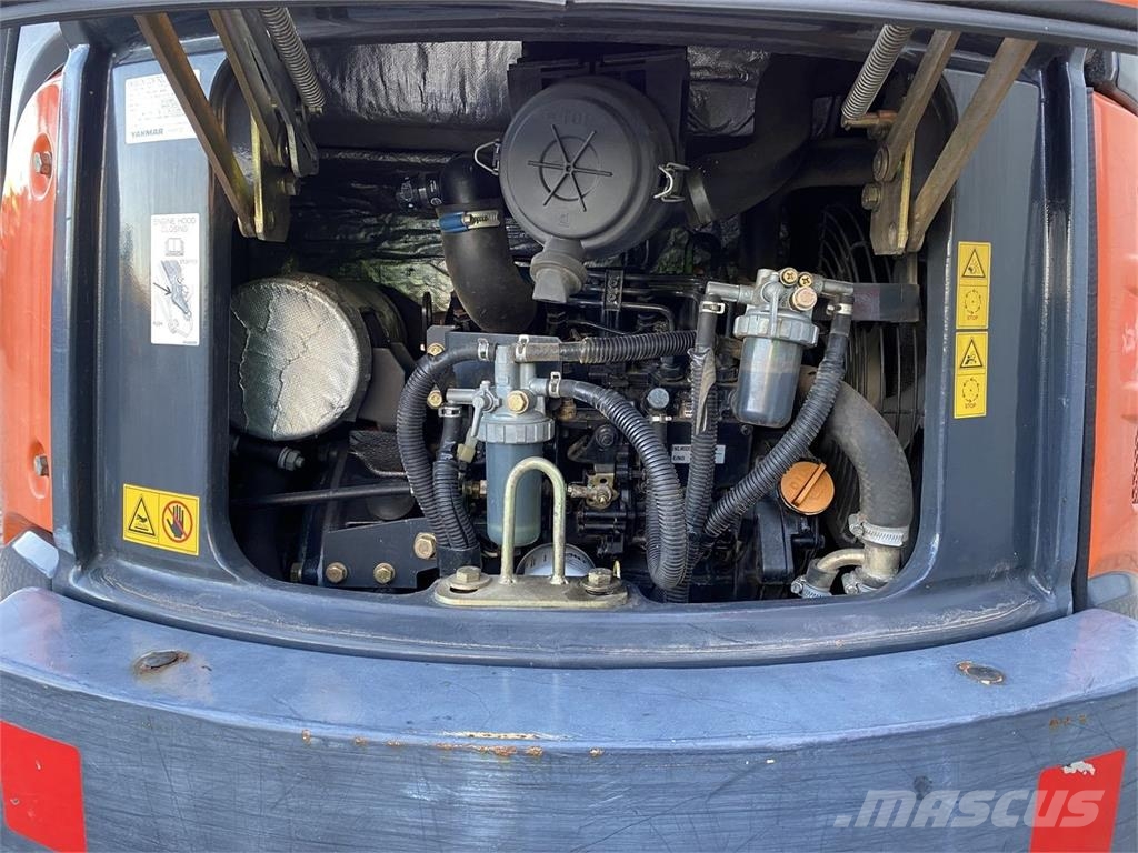 Hitachi ZX22U-2 Bageri točkaši