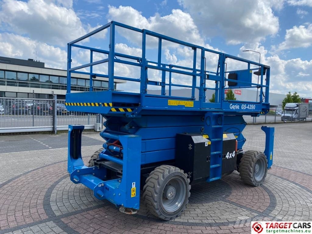 Genie GS-4390 RT LPG 4x4 Scissor Work Lift 1511cm Žirkliniai keltuvai