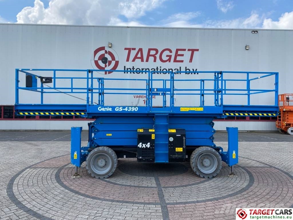 Genie GS-4390 RT LPG 4x4 Scissor Work Lift 1511cm Žirkliniai keltuvai