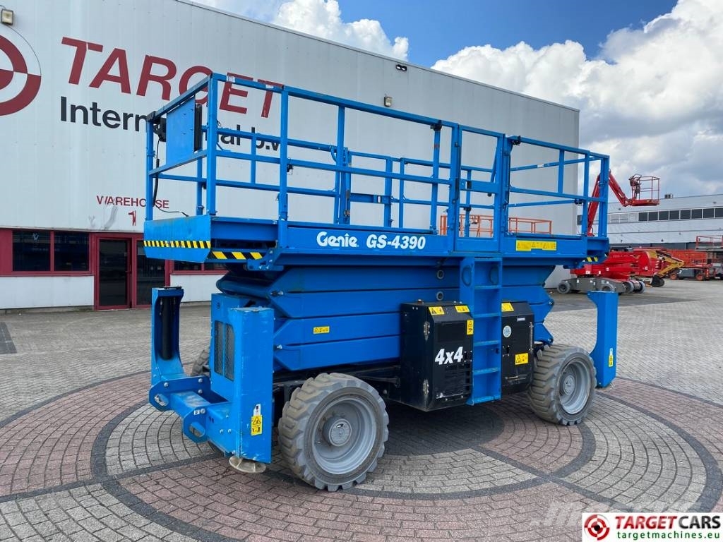 Genie GS-4390 RT LPG 4x4 Scissor Work Lift 1511cm Žirkliniai keltuvai