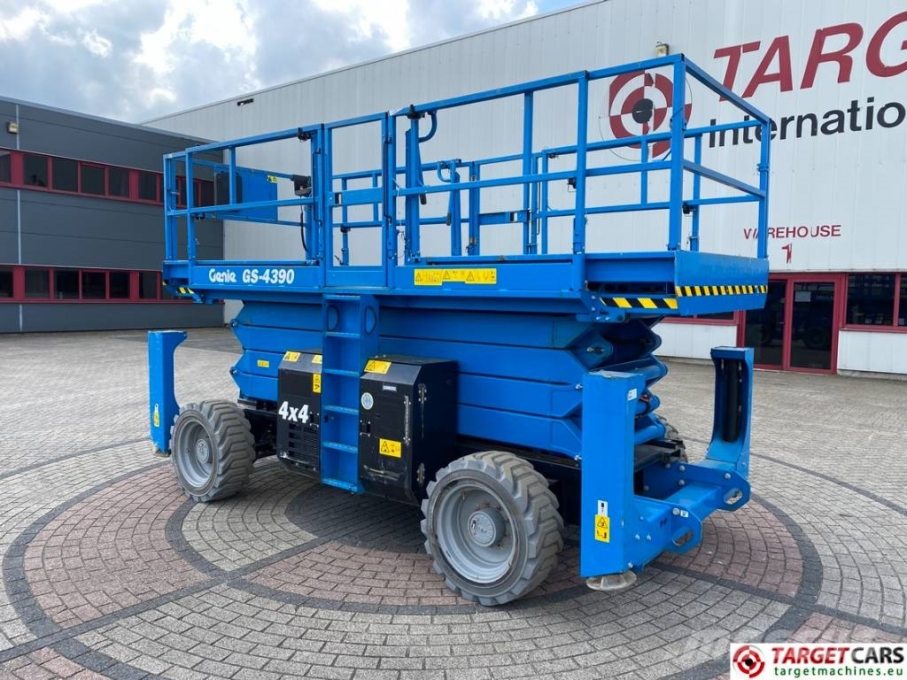 Genie GS-4390 RT LPG 4x4 Scissor Work Lift 1511cm Žirkliniai keltuvai
