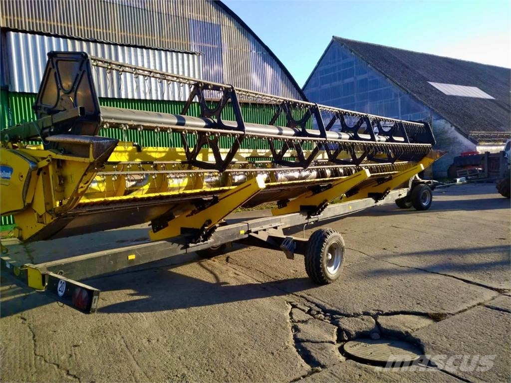 New Holland 30 V mit Wagen 하비스터 헤드