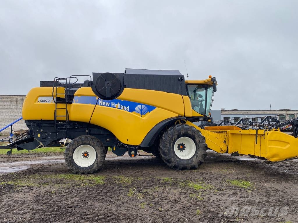 New Holland CX 8070, 2012, Estonia - Used combine harvesters - Mascus