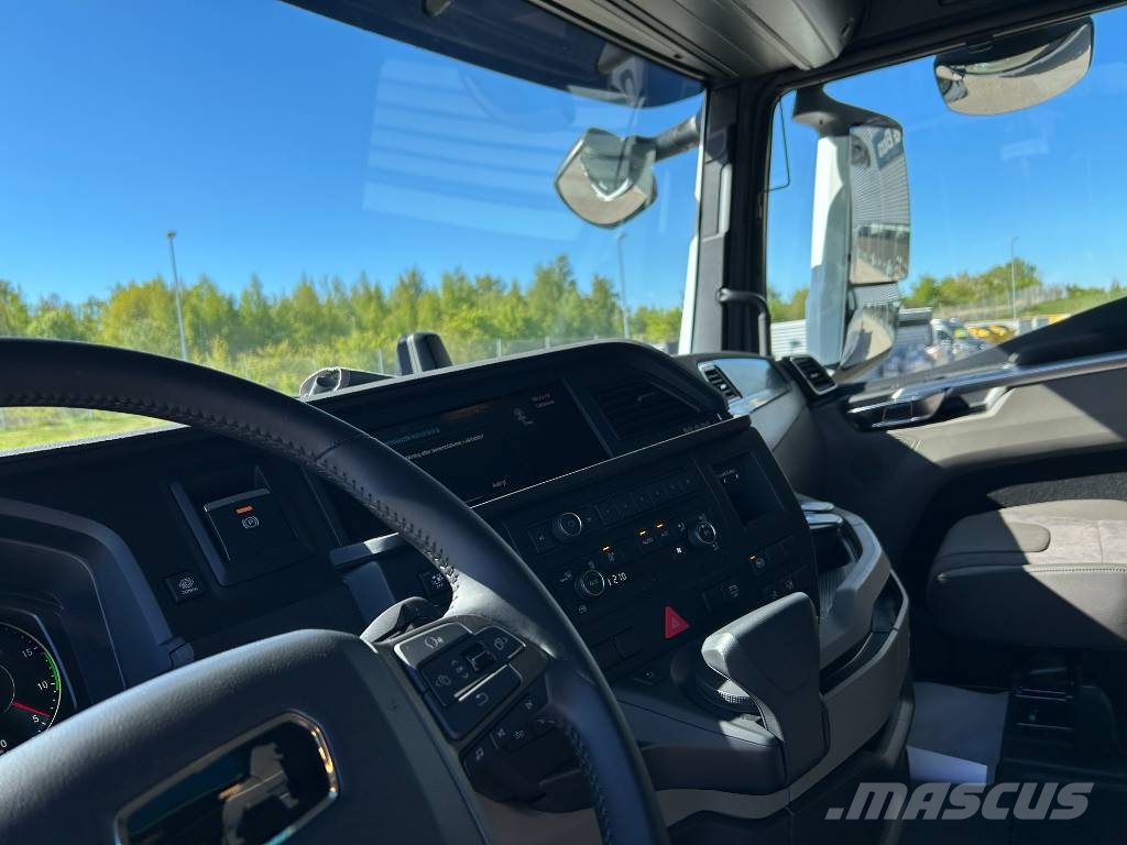 MAN TGX 28.520 6*2I BL SA Tractor Units
