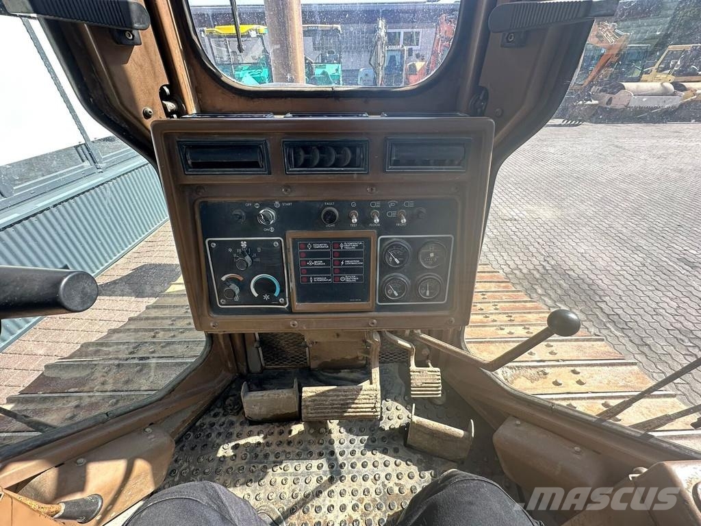 CAT D4H lánctalpas dózerek
