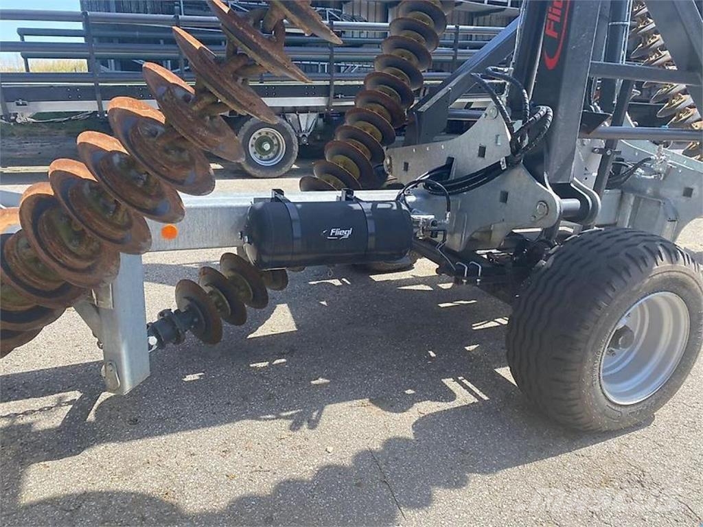  Fliegl KSE680 Kettenscheibenegge Scheibeneggen