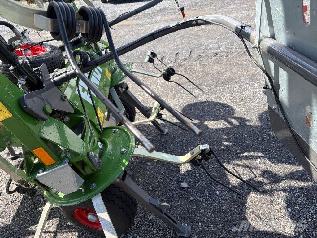 Fendt TWISTER 8608 N Okretači i sakupljači sijena