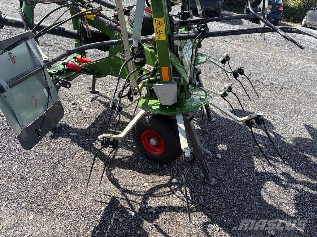 Fendt TWISTER 8608 N Граблі і сінозворушувачі
