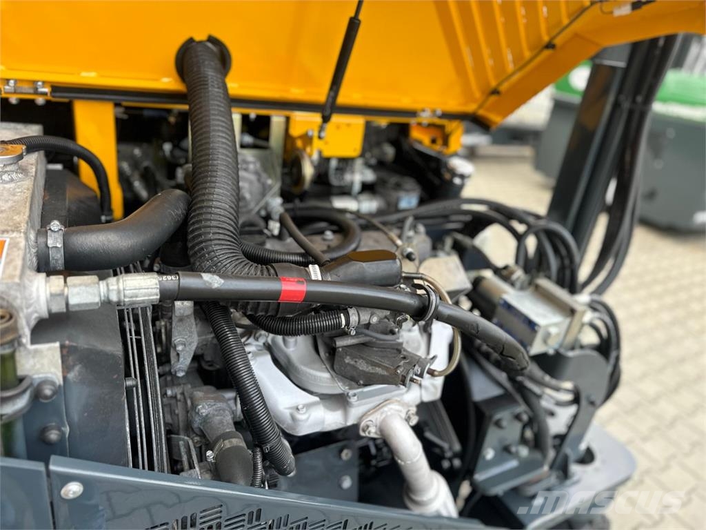 Combilift CB3000 //2016 year // Toyota engine Four-way truck