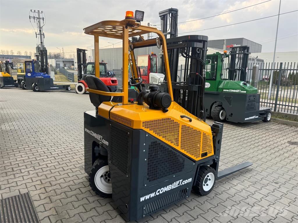 Combilift CB3000 //2016 year // Toyota engine 4-way reach truck
