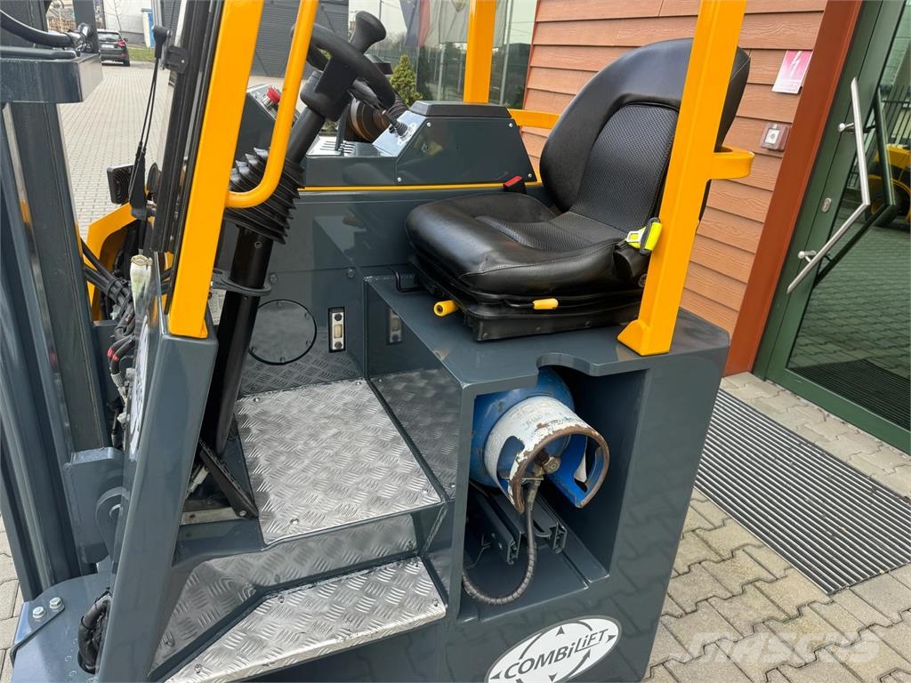 Combilift CB3000 //2016 year // Toyota engine 4-way reach truck