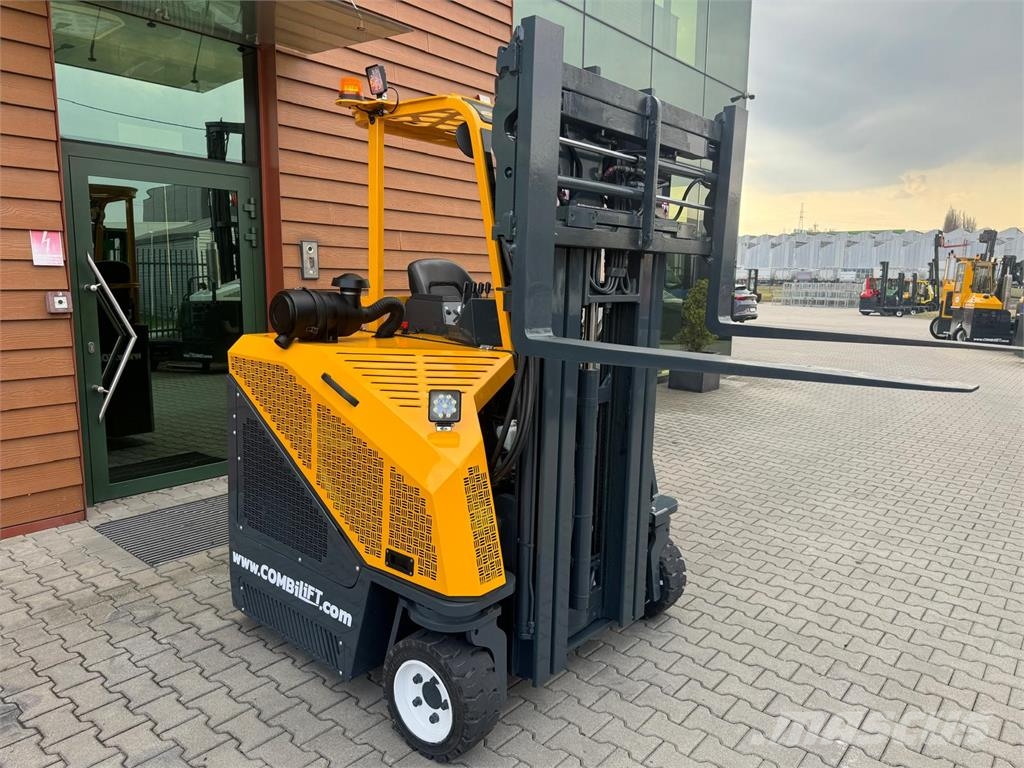 Combilift CB3000 //2016 year // Toyota engine 4-way reach truck