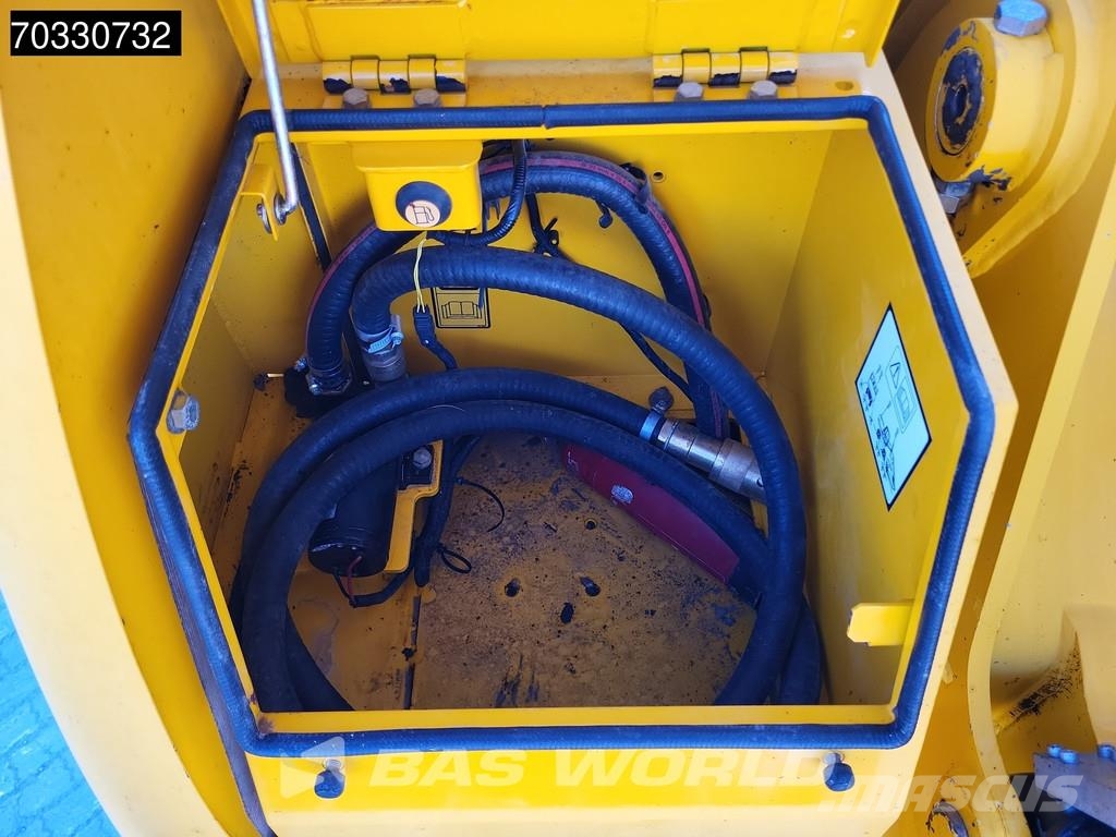 JCB JS145 W Wielgraafmachines
