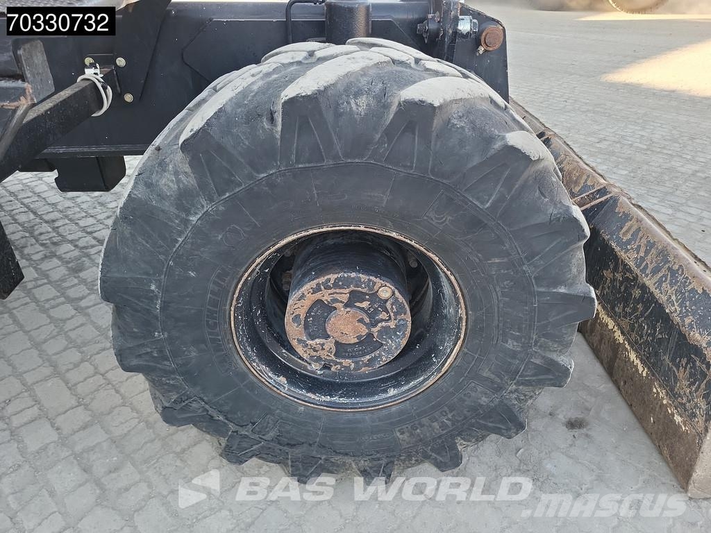 JCB JS145 W Wielgraafmachines