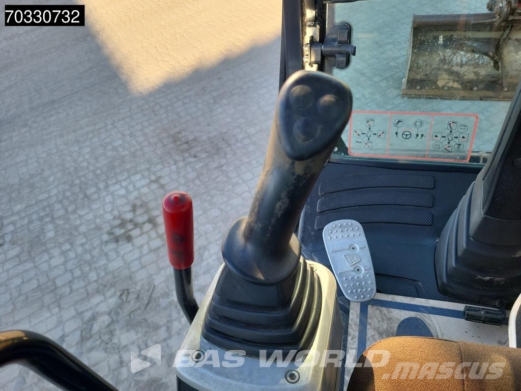 JCB JS145 W Wielgraafmachines