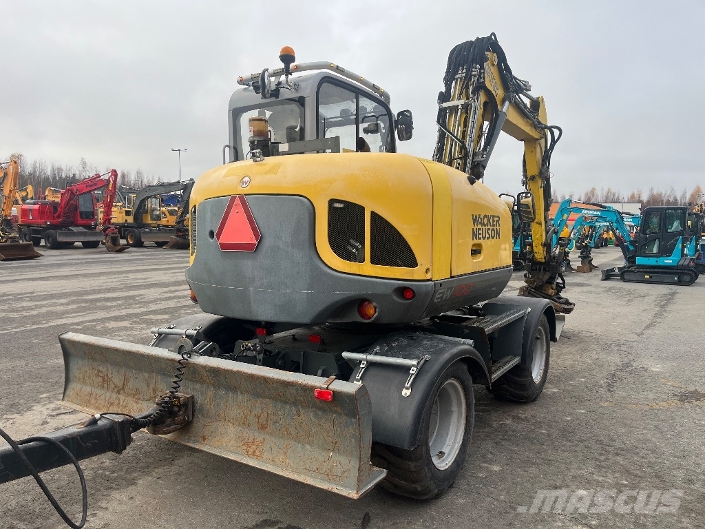 Wacker Neuson EW 100 / Engcon, Kärry, 3 kauhaa, Hyvät renkaat! Gumikerekes kotrók