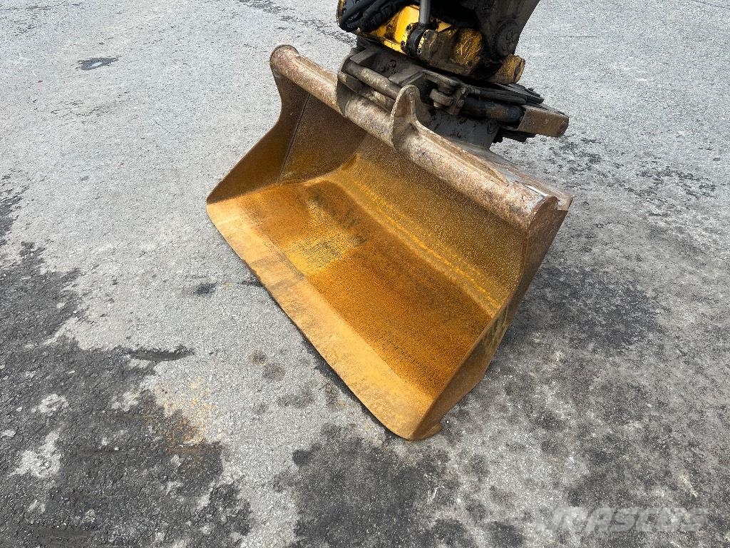 Wacker Neuson EW 100 / Engcon, Kärry, 3 kauhaa, Hyvät renkaat! Gumikerekes kotrók