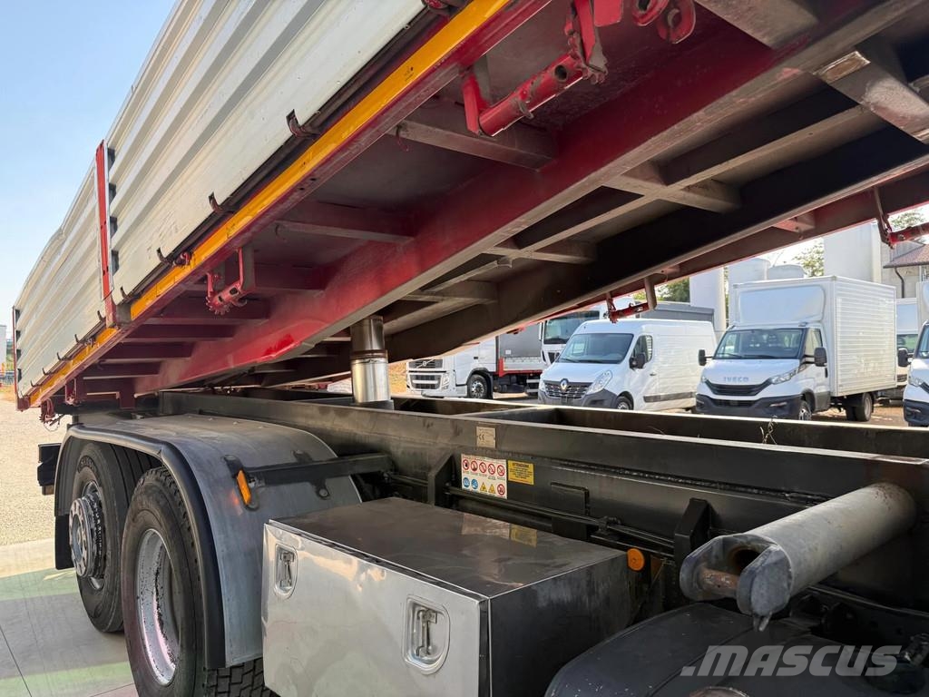 Mercedes-Benz Atego 2533 Kipper + Kran Bonfiglioli 6x2 Rabljeni žerjavi za vsak teren