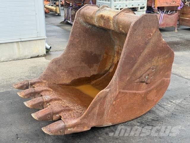 Arden Equipment USED BUCKET 1400 MM VOLVO CAT KOMATSU جرافات عكسية