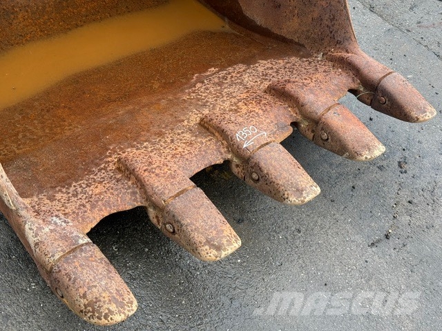 Arden Equipment USED BUCKET 1400 MM VOLVO CAT KOMATSU جرافات عكسية