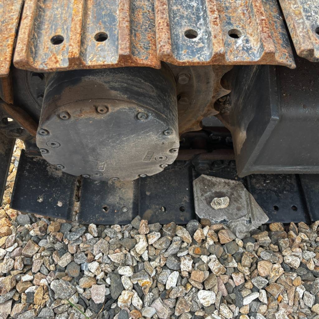 Komatsu PC 138 대형 굴삭기 29톤 이상
