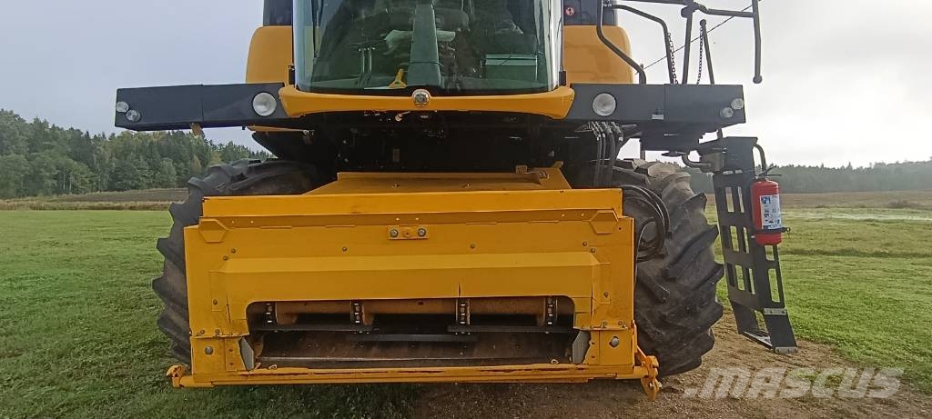 New Holland CH 7.70 Moissonneuse batteuse