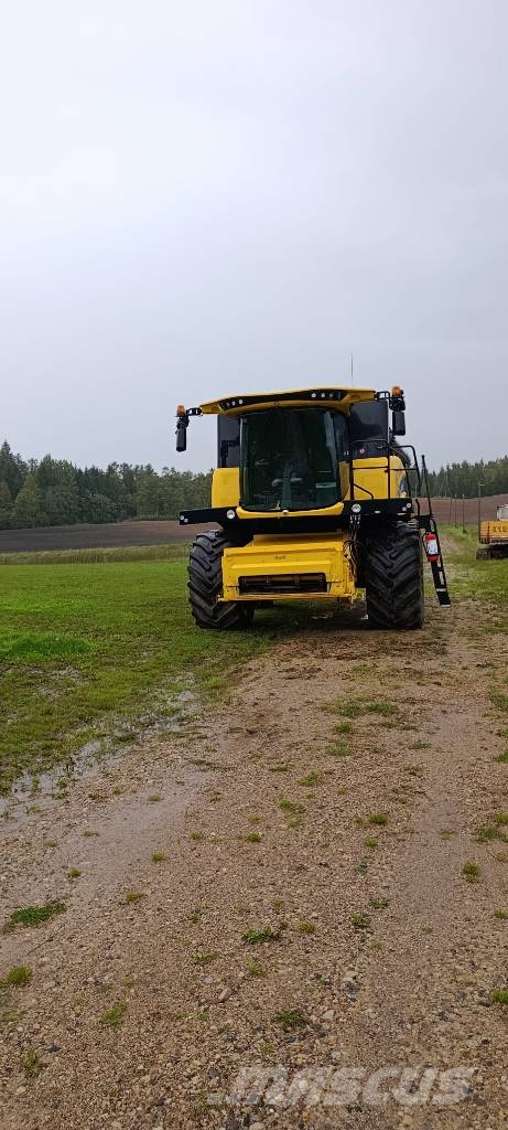 New Holland CH 7.70 Moissonneuse batteuse