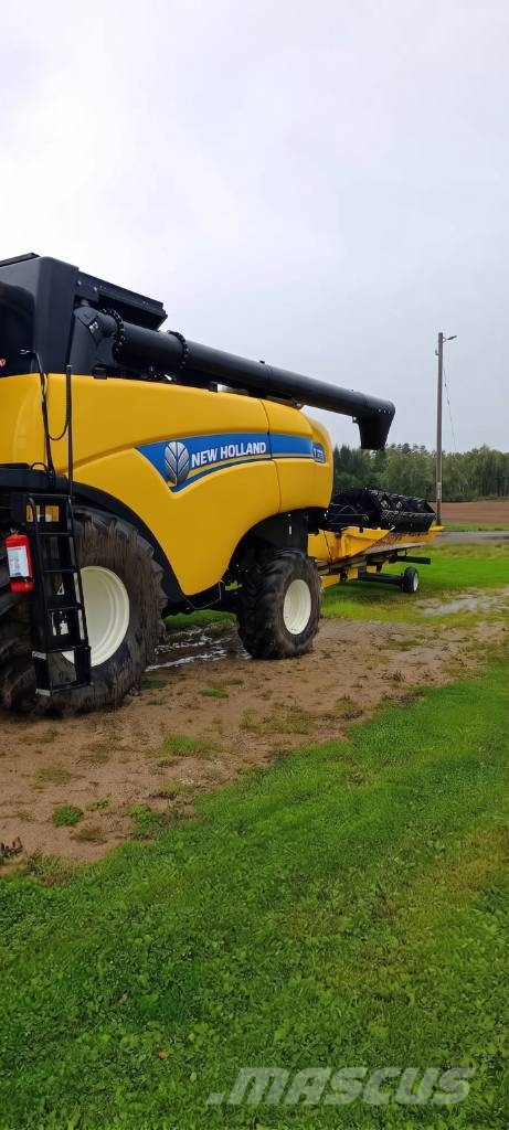 New Holland CH 7.70 Moissonneuse batteuse