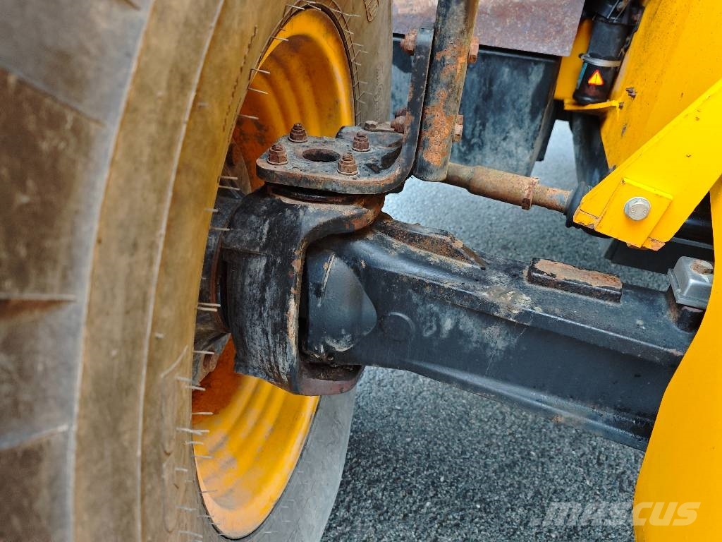 JCB 542-70 Agri Super Kmetijski teleskopski nakladalci