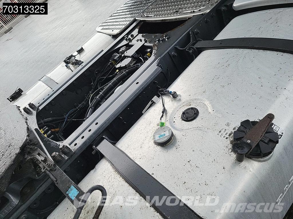 DAF XF 480 4X2 2x Tanks Mega Standklima Tegljači