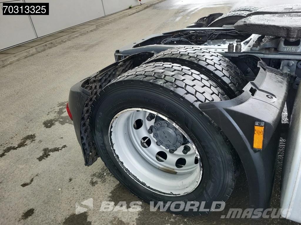 DAF XF 480 4X2 2x Tanks Mega Standklima Tegljači