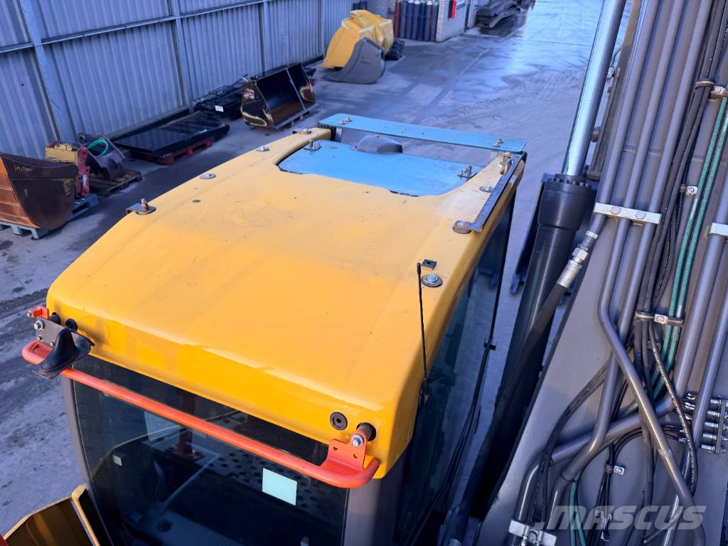 Volvo EC250E L Crawler excavators