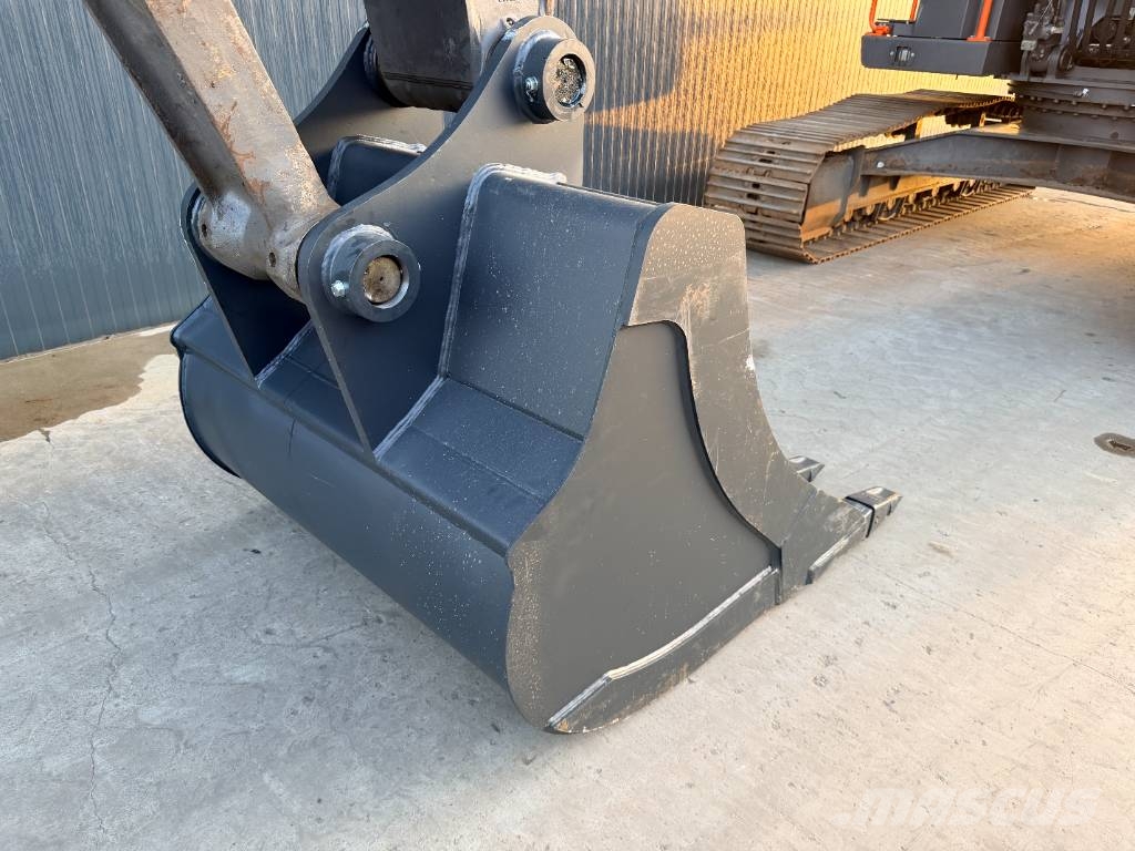 Volvo EC250E L Crawler excavators