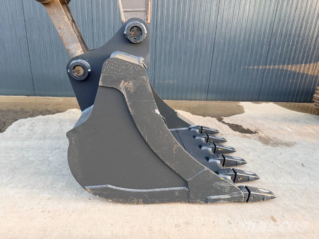Volvo EC250E L Crawler excavators
