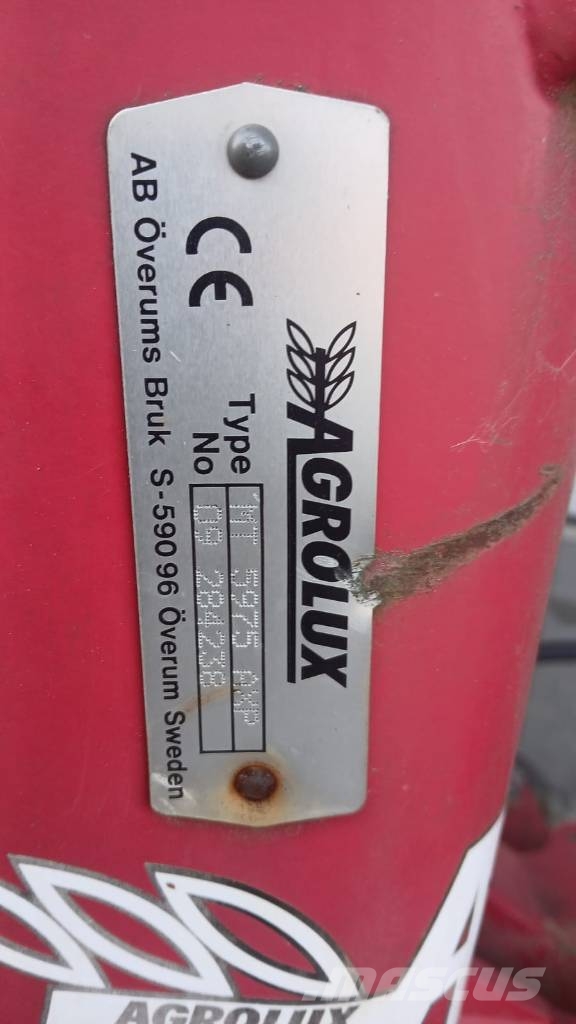 Agrolux 5975 AXP muovisiipinen Обычные плуги