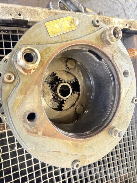 Liebherr LH22C SAT250/287 SWING GEARS أجهزة نقل
