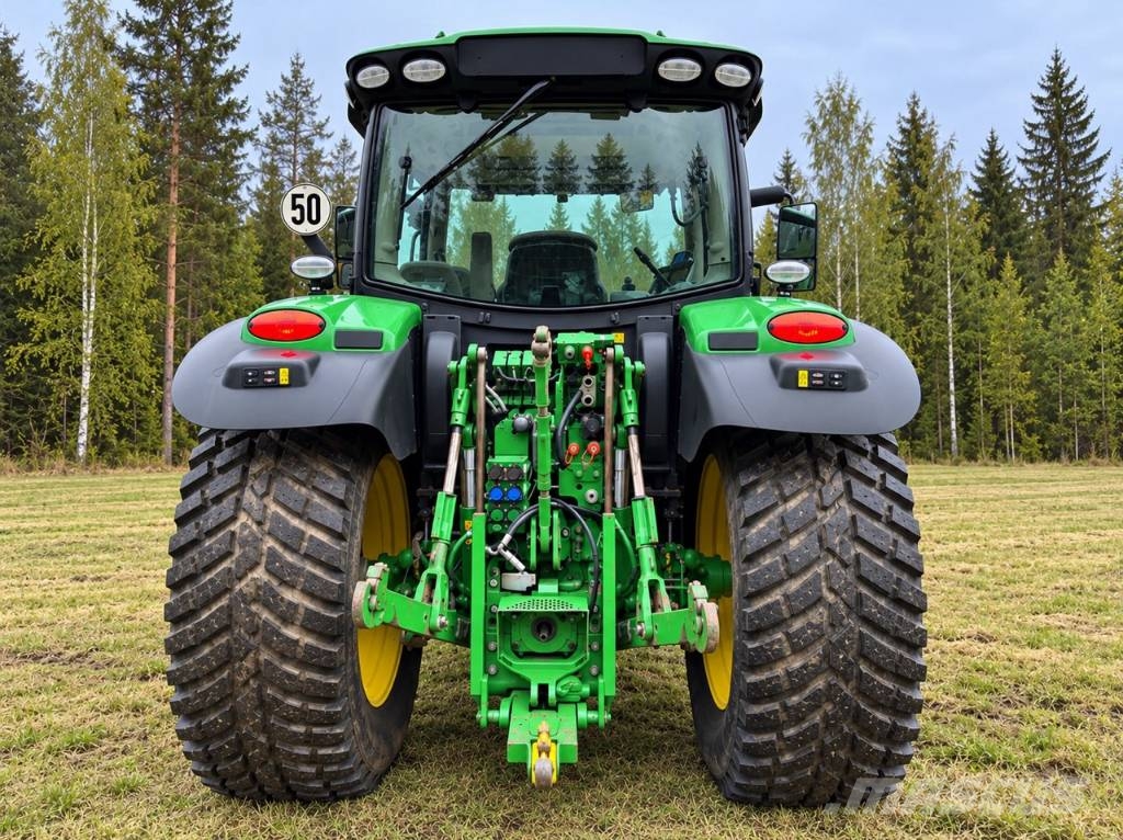 John Deere 6 R الجرارات
