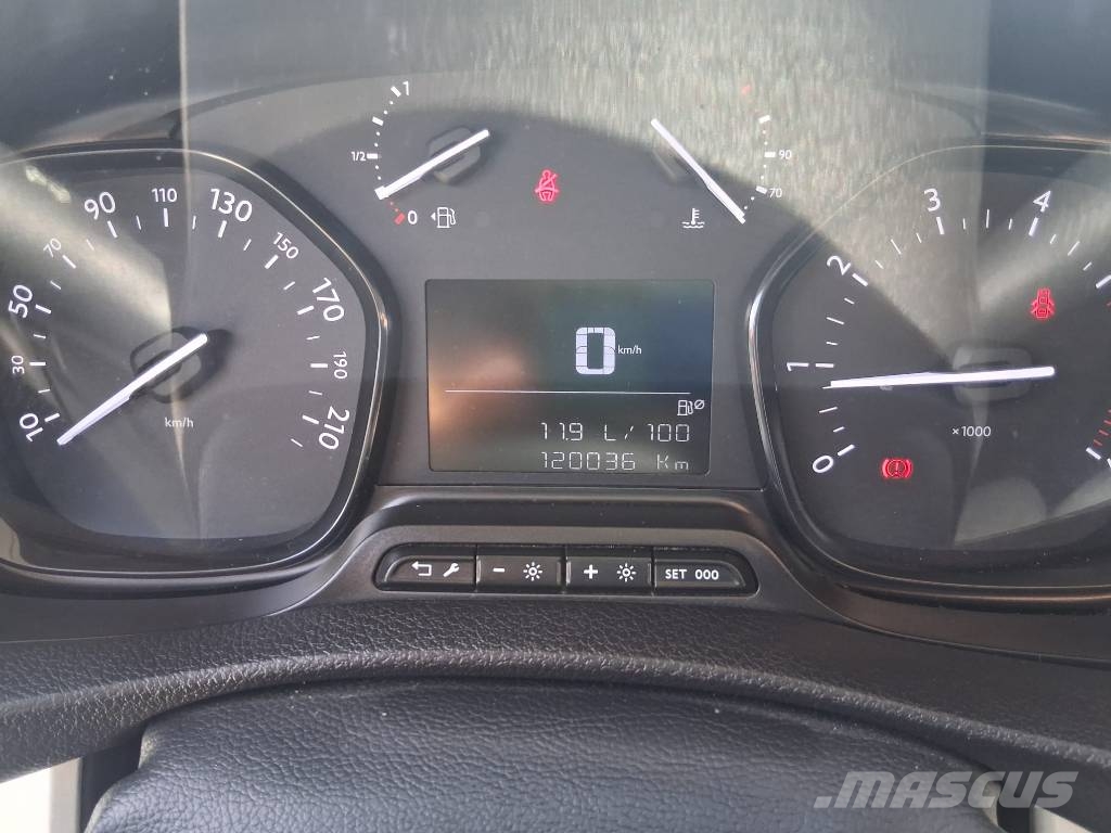Peugeot Traveller Outros