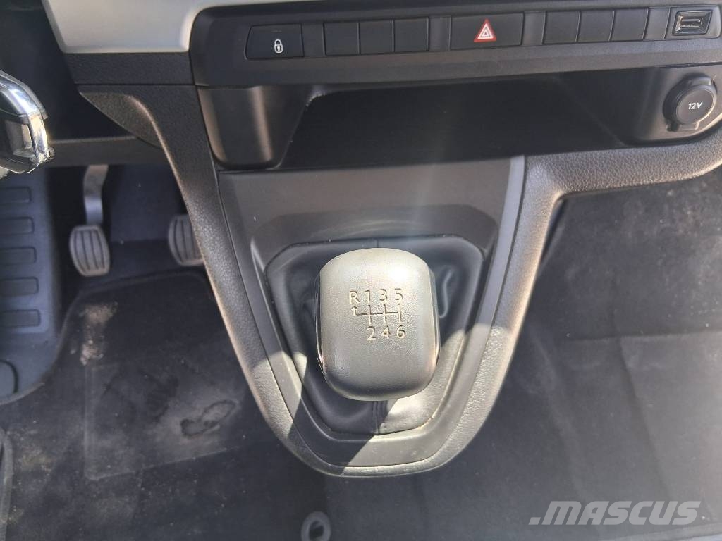 Peugeot Traveller Outros
