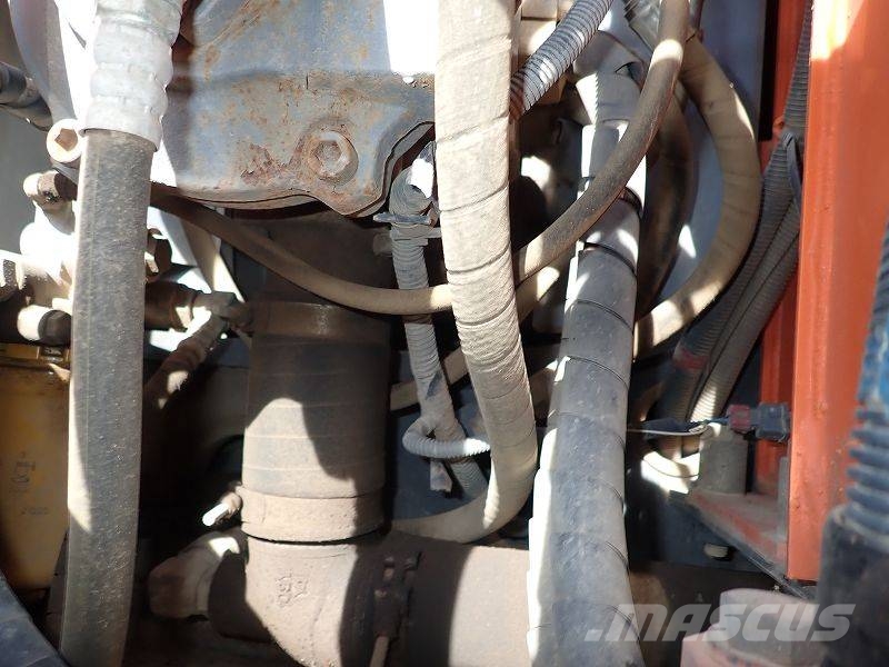 Hitachi ZX135US‑3 Bageri gusjeničari