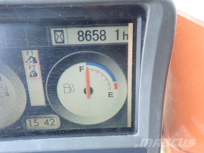 Hitachi ZX135US‑3 Bageri gusjeničari