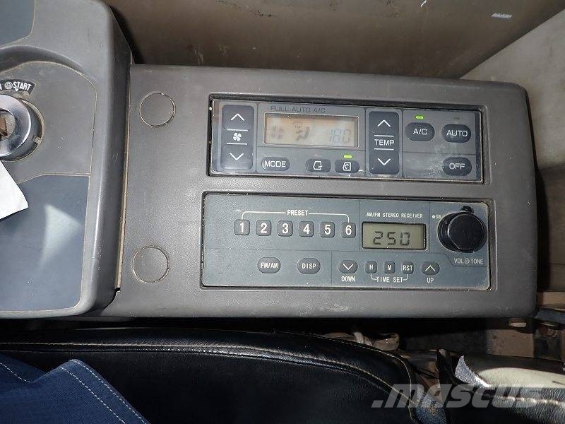 Hitachi ZX135US‑3 Bageri gusjeničari